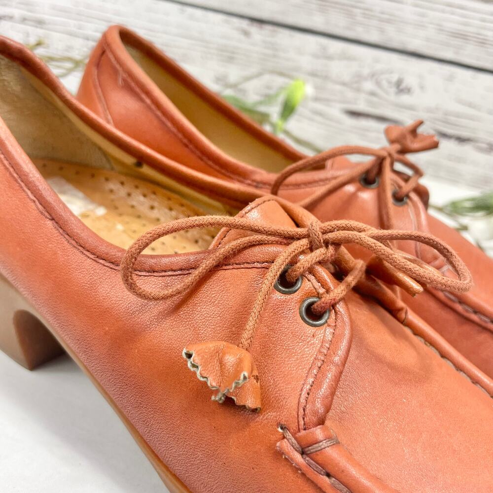 Vintage Clark Burnt Orange Moccasians with Rubber Sole Heel - Picture 3 of 12